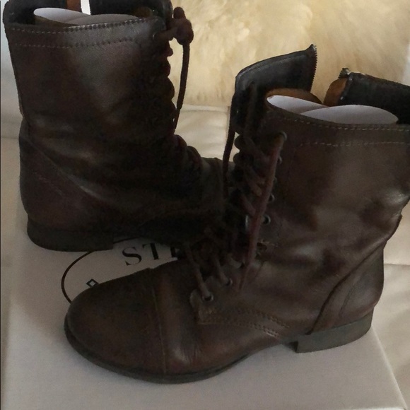 Steve Madden Brown combat boots like new! Size 8 - Picture 2 of 4